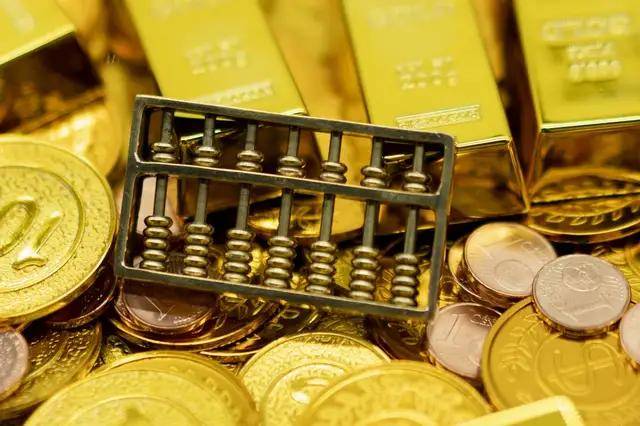 金价连跌4个月<strong></p>
<p>期货风险</strong>，有“00后”论斤买黄金！业内：普通人配置黄金期货风险大