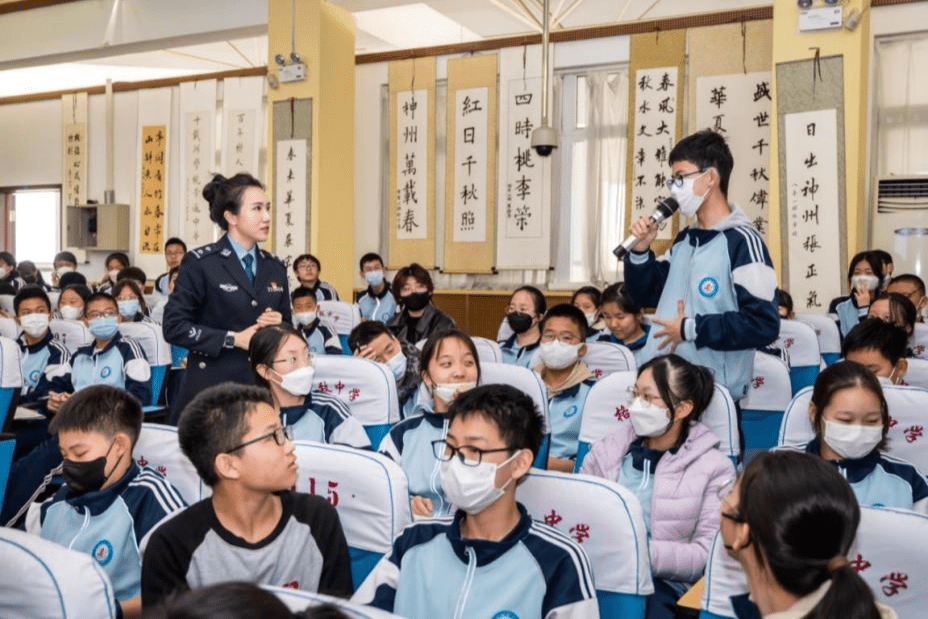 浦发银行大连分行联合相关单位开展金融知识进校园活动