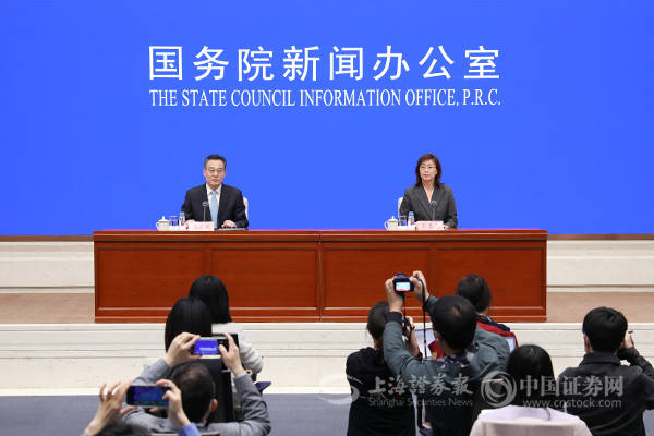 外汇局王春英：外汇市场供求自主平衡特征进一步巩固 汇率调节国际收支自动“稳定器”作用更加明显