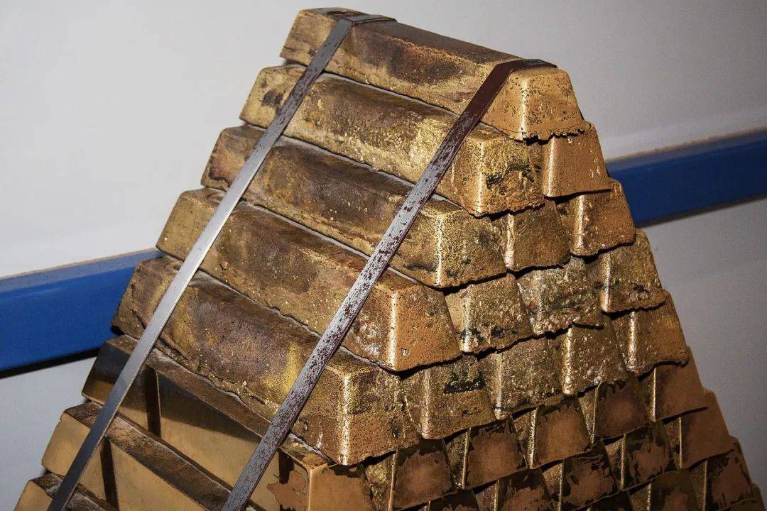 我国黄金储备连续十个月上升<strong></p>
<p>黄金储备</strong>，黄金消费能否迎来热潮？