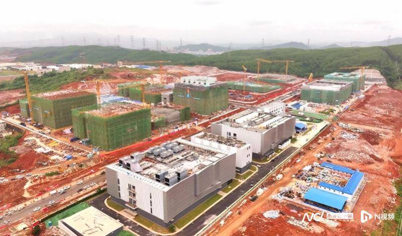 粤港澳大湾区首个大规模全液冷智能算力数据中心正式发布