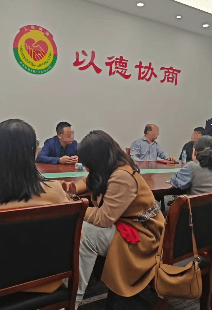 苏州知名艺术培训机构宣布破产<strong></p>
<p>比特币价格今日行情</strong>，老板下跪称“绝不跑路”，事发前安排活动消耗课时费