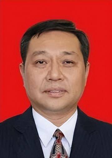 大学原党委书记<strong></p>
<p>BITOP</strong>，任市委书记！