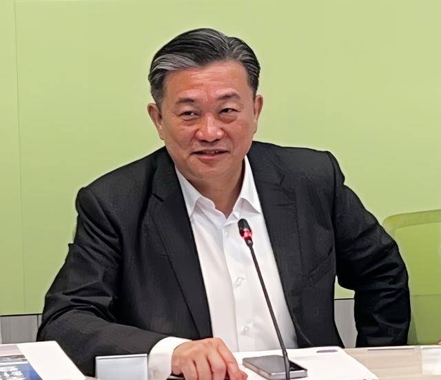 王定宇称《光辉岁月》《海阔天空》在大陆不能唱<strong></p>
<p>波卡币</strong>，台网友轰：造谣一张嘴