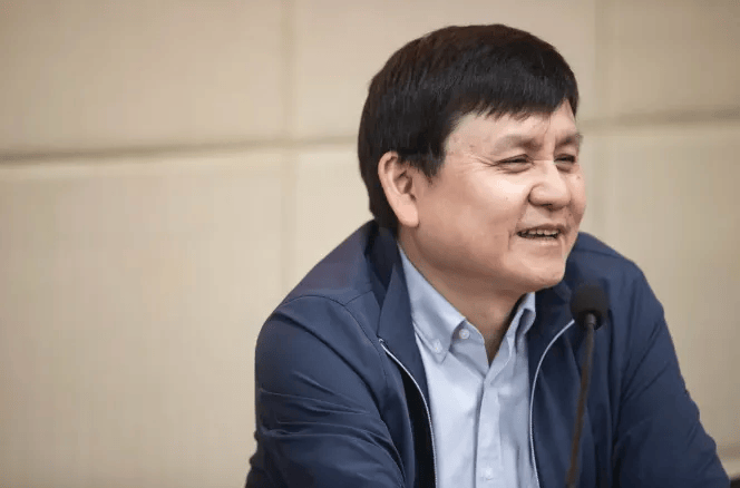 张文宏不做医生了？新身份曝光<strong></p>
<p>艾达币</strong>！网友：想到范志毅