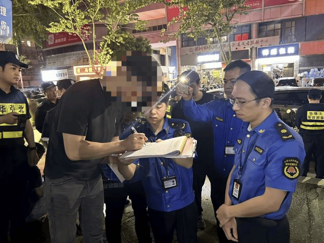 “锅铲声敲得我睡不着”！深夜<strong></p>
<p>OKEx交易</strong>，深圳多名流动摊贩被劝离……