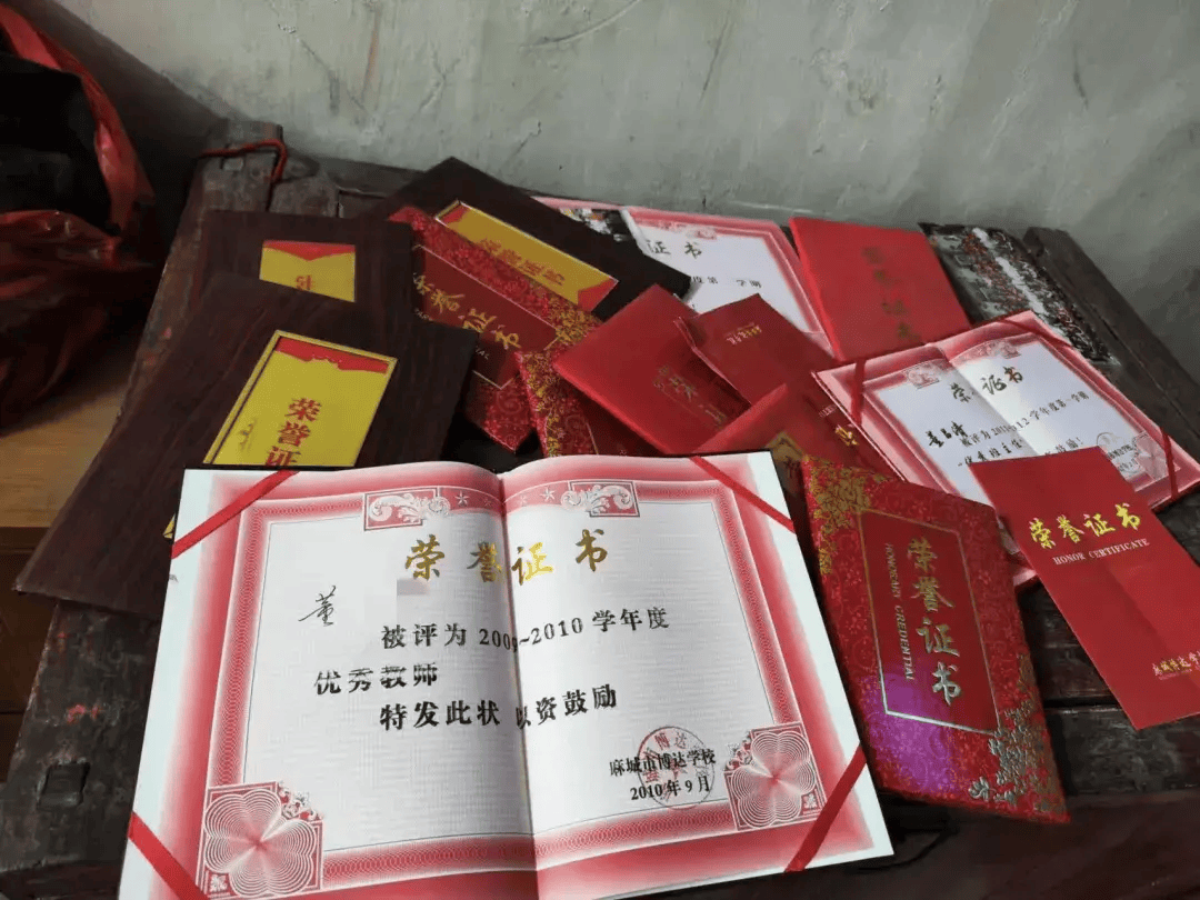 黄冈一教师在宿舍离世<strong></p>
<p>比特币交易</strong>，家属：高强度工作带了14年高三，校方未申报工亡；多方回应