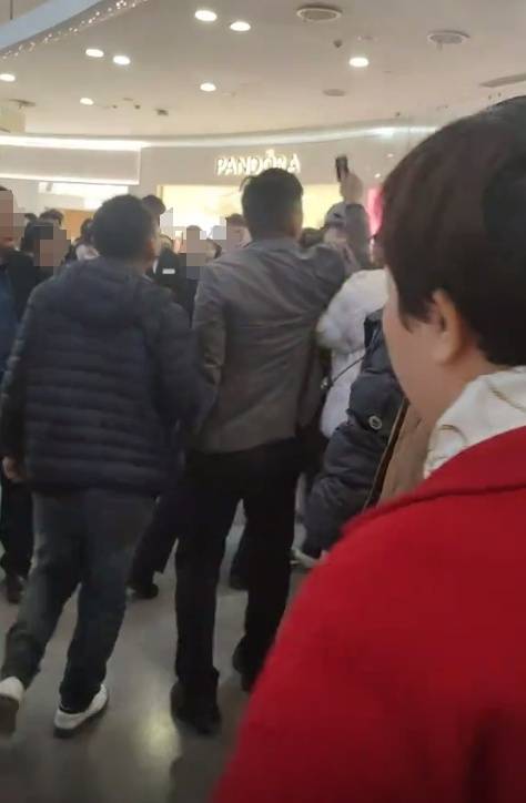 工资被折换成郑州一商场购物卡<strong></p>
<p>以太坊交易</strong>，每月仅一天能使用，律师：以购物卡支付工资或涉嫌违法