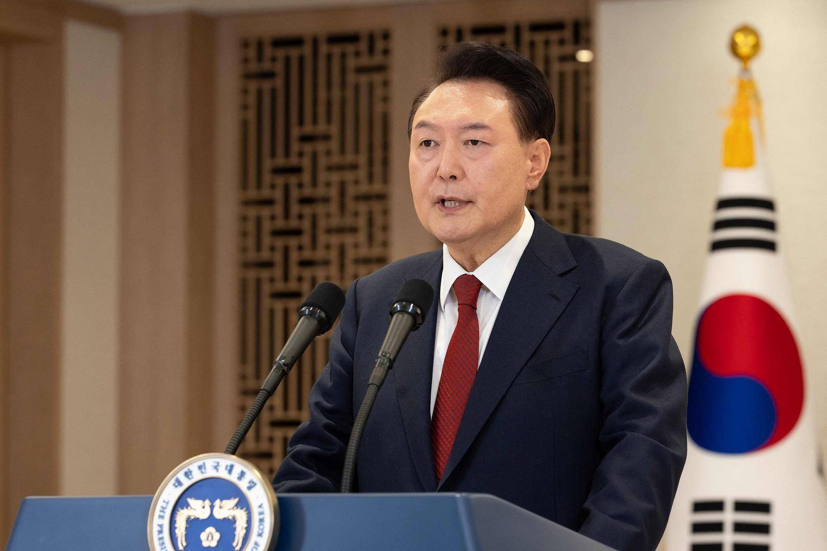 突然主张弹劾总统的韩国执政党党首：曾获尹锡悦多次提拔<strong></p>
<p>DOT交易</strong>，后因第一夫人惹怒“亲尹派”
