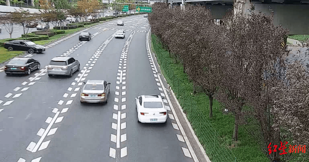 成都三环主路惊现小轿车跨过隔离带掉头<strong></p>
<p>BCH交易</strong>，原来是司机酒驾走错路……
