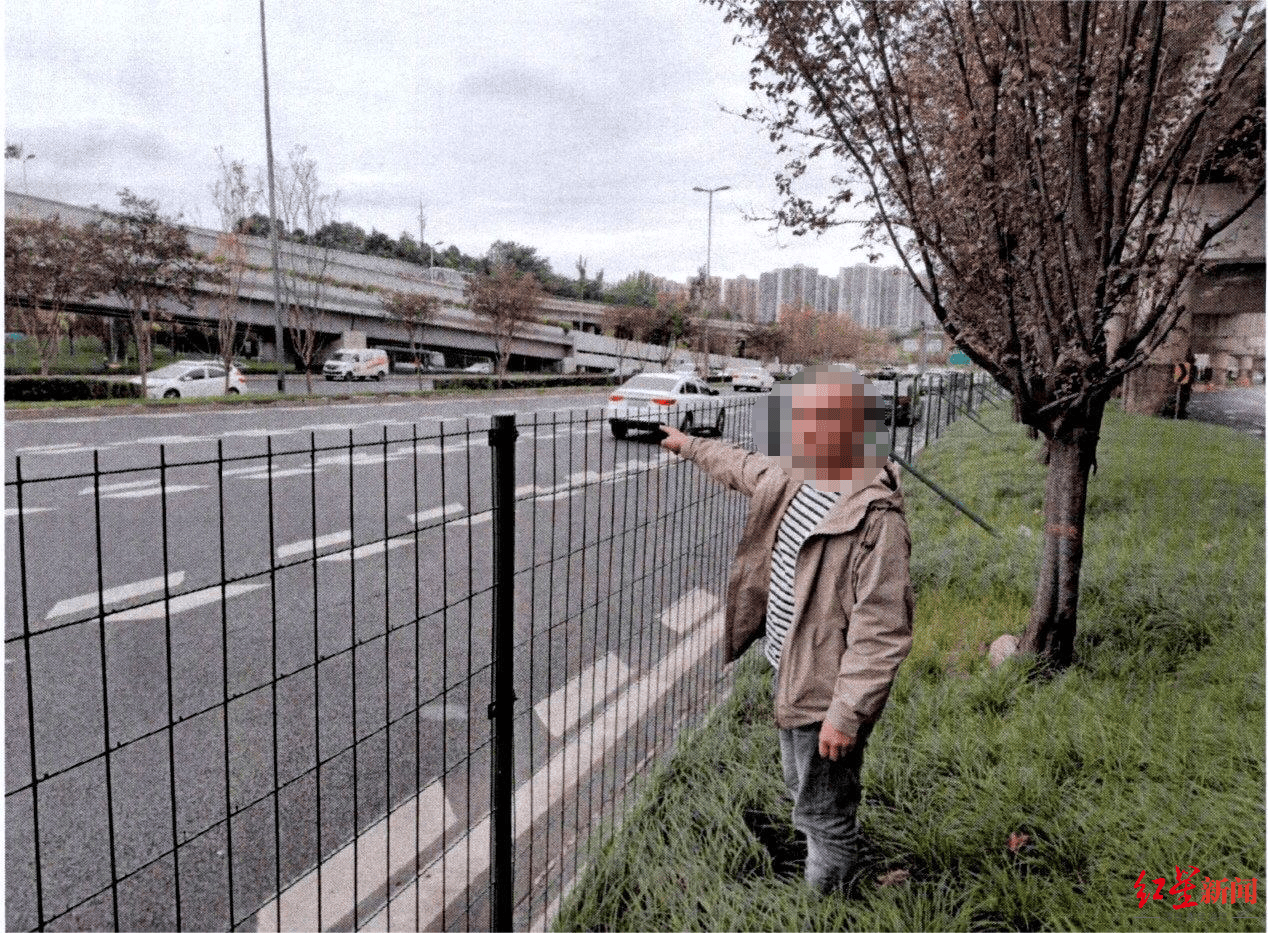 成都三环主路惊现小轿车跨过隔离带掉头<strong></p>
<p>BCH交易</strong>，原来是司机酒驾走错路……