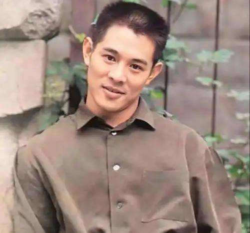 李连杰:后事一切从简<strong></p>
<p>莱特币交易</strong>，不用立碑也不用办丧事，树葬海葬都可以