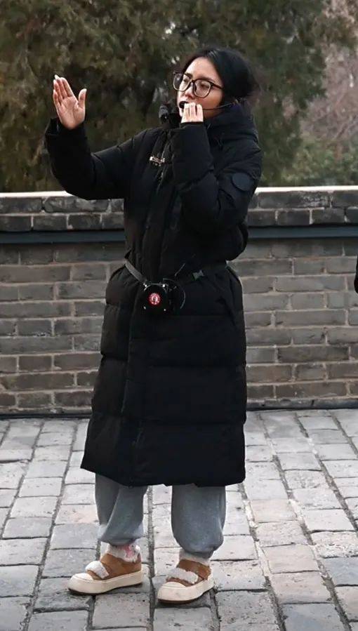 鸡窝头女士收拾漂亮上班了<strong></p>
<p>BSV交易</strong>！精致一年潦草一天爆红