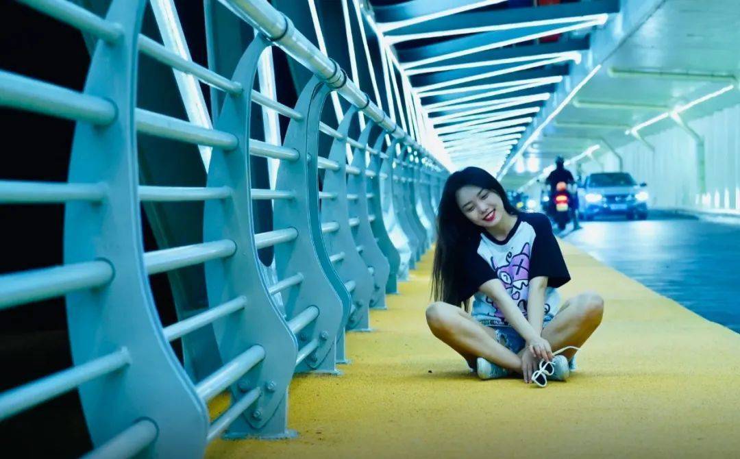 鸡窝头女士收拾漂亮上班了<strong></p>
<p>BSV交易</strong>！精致一年潦草一天爆红