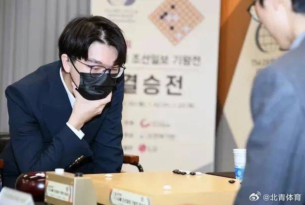 柯洁被举报直接判负<strong></p>
<p>OKEx交易所</strong>，多位棋手发声