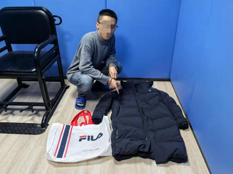 快过年<strong></p>
<p>OKEx交易所</strong>了 男子返乡前偷走前同事新买的品牌羽绒服 被北京铁警刑事拘留