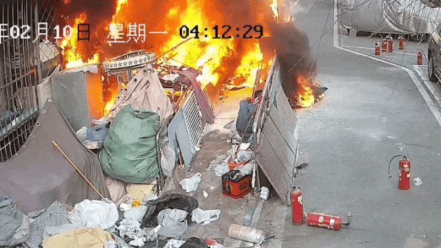 “你们不用管<strong></p>
<p>以太坊交易所</strong>，出事我负责”！老人囤废品堵塞逃生路，不幸起火遇难