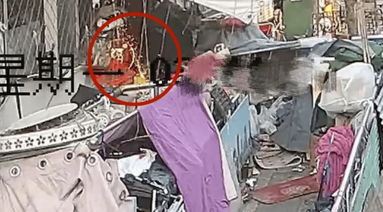 “你们不用管<strong></p>
<p>以太坊交易所</strong>，出事我负责”！老人囤废品堵塞逃生路，不幸起火遇难