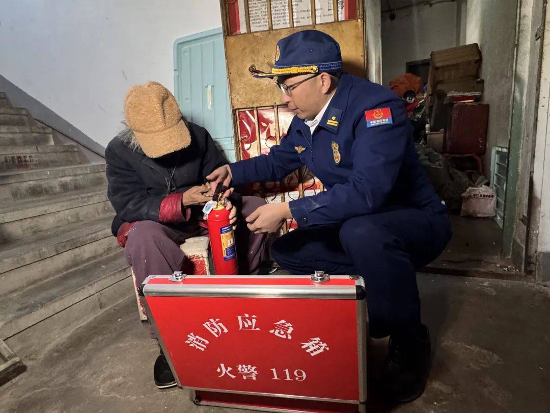 退休金超9000<strong></p>
<p>币安币交易所</strong>，91岁老人家中却“垃圾成山”！原因心酸