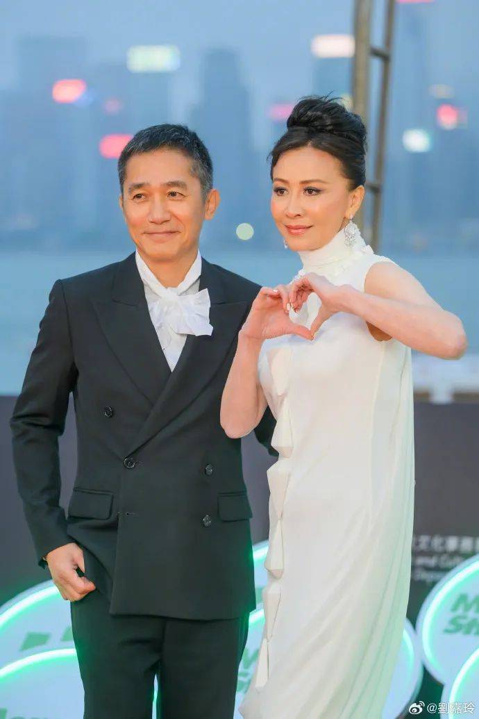 刘嘉玲连发10多张梁朝伟照片：他都不知道自己帅<strong></p>
<p>DOT交易app</strong>！头发白了也不肯染