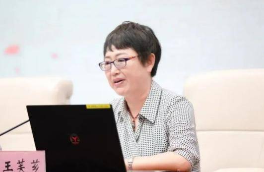 吉林一女官员被查！当过扫黑办主任<strong></p>
<p>π</strong>，她曾说“吃人家的嘴短，拿人家的手短”