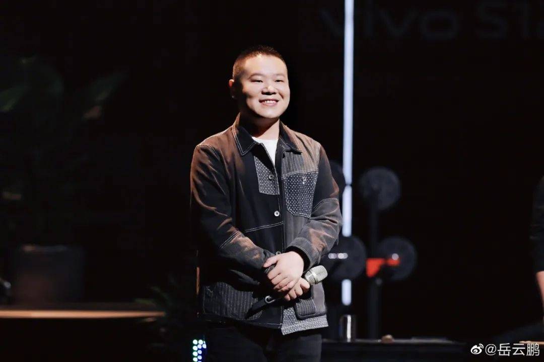 岳云鹏演唱会票价最高1580元<strong></p>
<p>戒指</strong>，想看人数破万，官宣时主动回应没歌唱：这是梦想