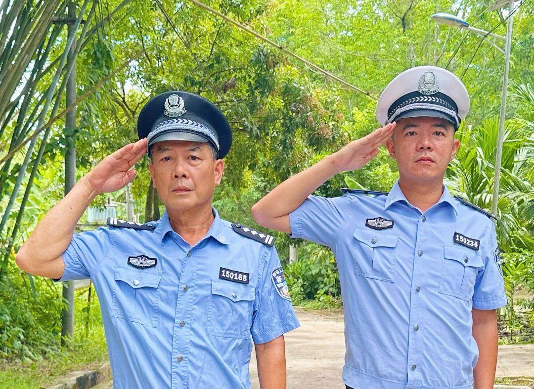 白沙一警察父亲退休时<strong></p>
<p>项链</strong>，给了儿子这本“秘籍”……