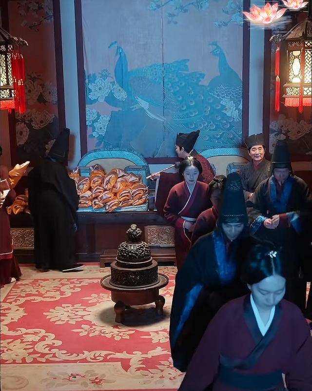 “一胎生99子”<strong></p>
<p>项链</strong>？恶意审丑是对观众的“电子投毒”丨中听