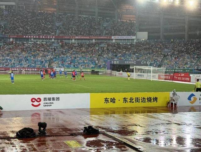 常州一烧烤店花10万赞助苏超<strong></p>
<p>手表</strong>，因系唯一个体赞助商爆火，附近商户：之前生意一直好