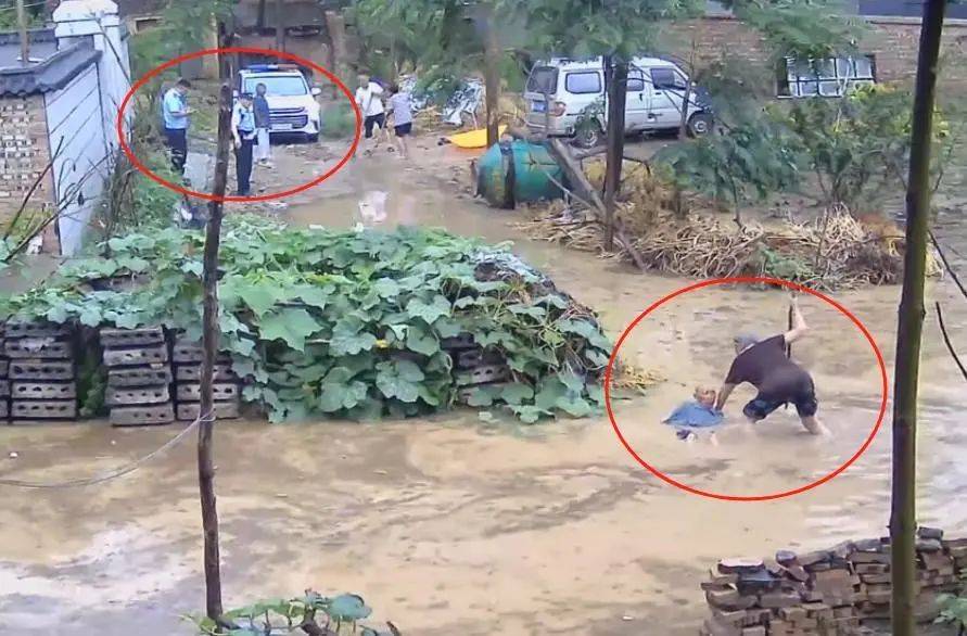 水中摔倒老人家属回应民警被免职：公开视频不是为了要处理谁<strong></p>
<p>手表</strong>，挖排水沟后家门口积水已退