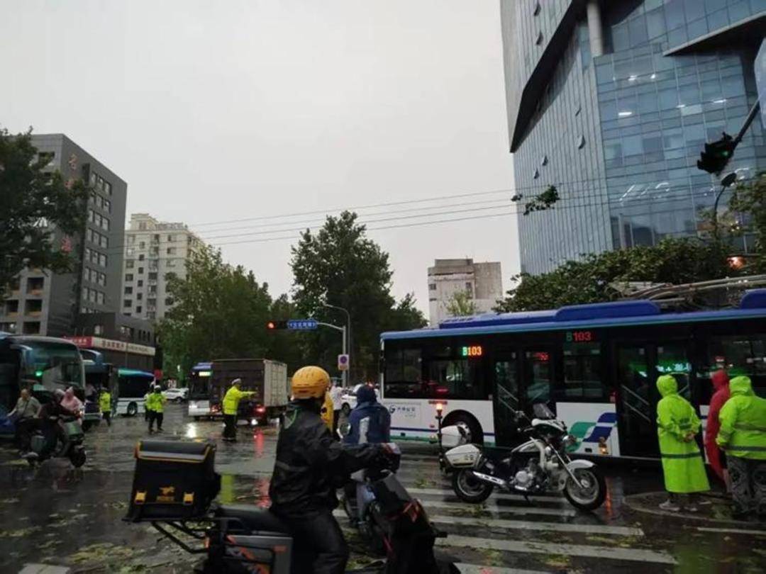 山东下<strong></p>
<p>比特币人民币汇率</strong>了424个大明湖：多地出现暴雨