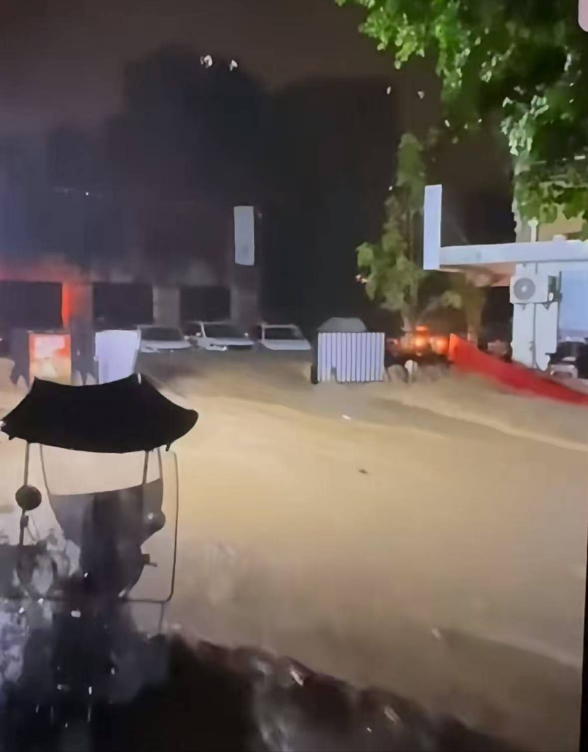 暴雨致重庆一小区女保安遇难<strong></p>
<p>比特币买披萨</strong>，知情人：深感悲痛，已安抚家属