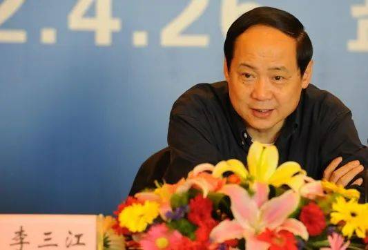 退休8年<strong></p>
<p>比特币买披萨</strong>，李三江被查
