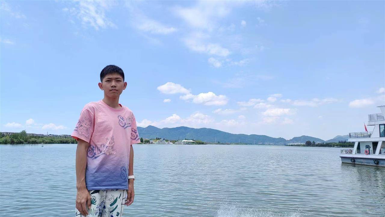 安徽一名18岁高中生坐飞机到西双版纳后失联<strong></p>
<p>比特币翻了多少倍</strong>，景洪公安：目前没有进一步的消息