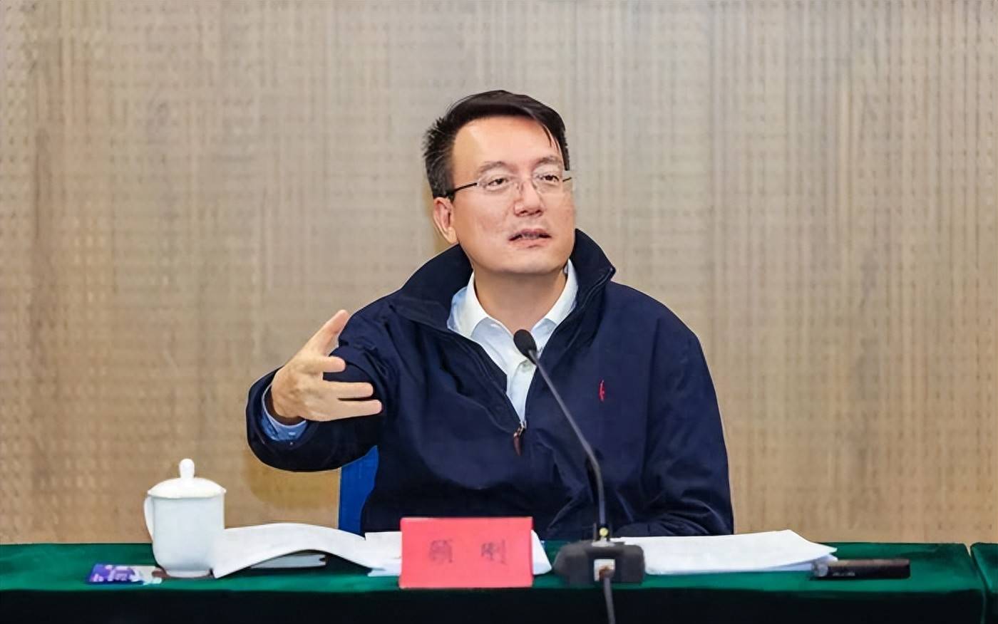 <strong></p>
<p>比特币的交易</strong>他或将成为全国副省级城市政府最年轻“一把手”