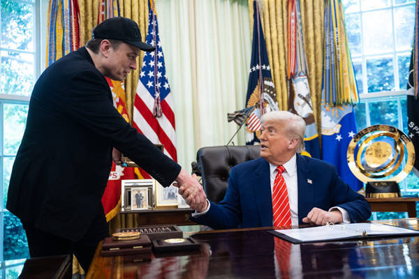 马斯克“人亡政息”<strong></p>
<p>比特币的行情</strong>，美国政府雇员终于不用写周报了