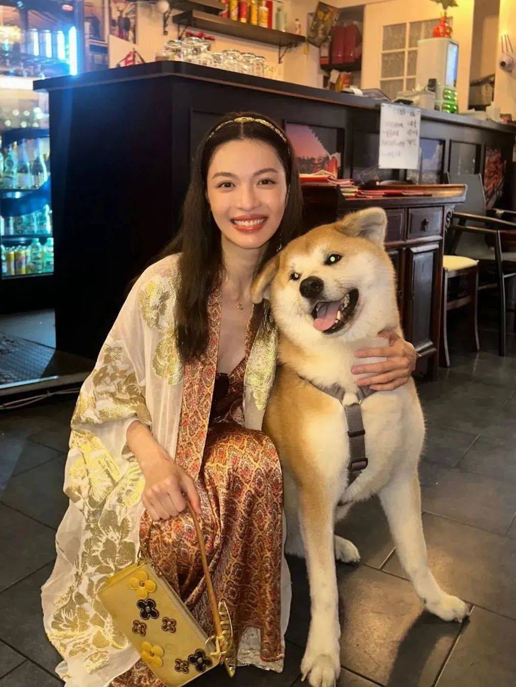 质感女人怎么都在穿这个颜色<strong></p>
<p>比特币换人民币</strong>？