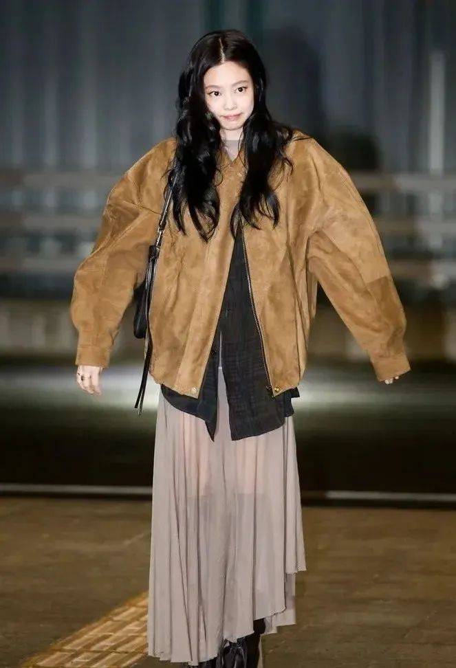 质感女人怎么都在穿这个颜色<strong></p>
<p>比特币换人民币</strong>？