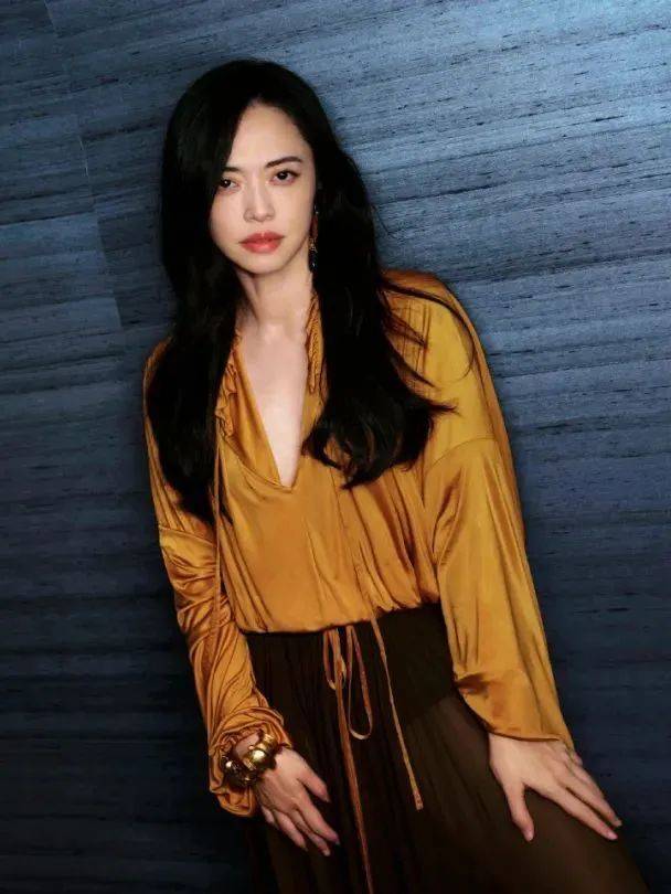 质感女人怎么都在穿这个颜色<strong></p>
<p>比特币换人民币</strong>？