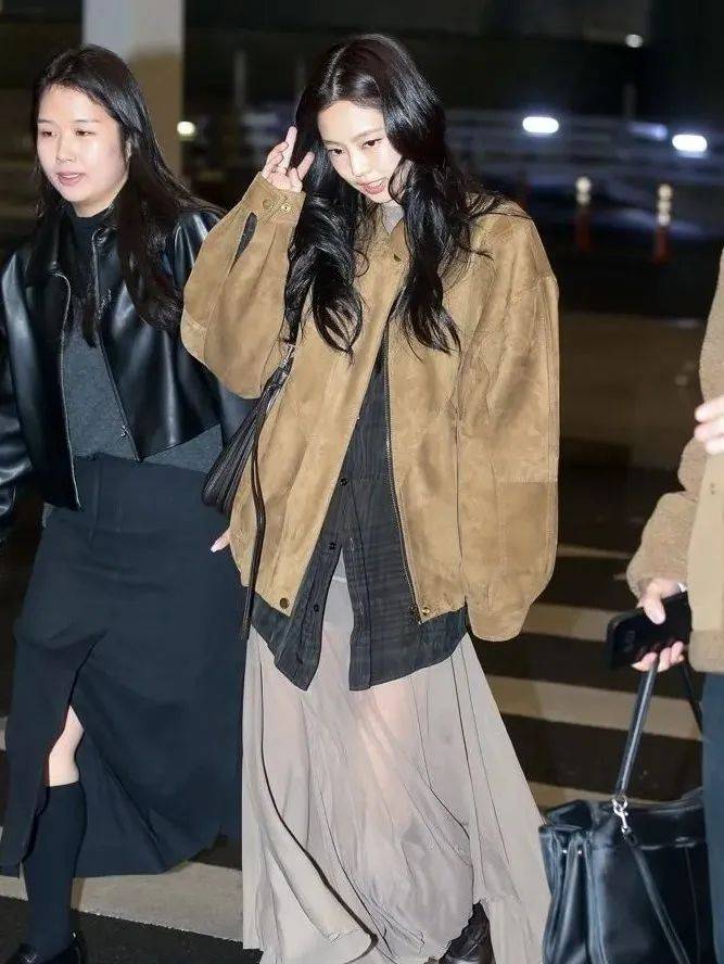 质感女人怎么都在穿这个颜色<strong></p>
<p>比特币换人民币</strong>？