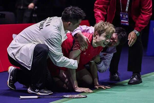 祝贺！石宇奇2比1逆转昆拉武特<strong></p>
<p>比特币价钱</strong>，获得羽毛球世锦赛男单冠军！