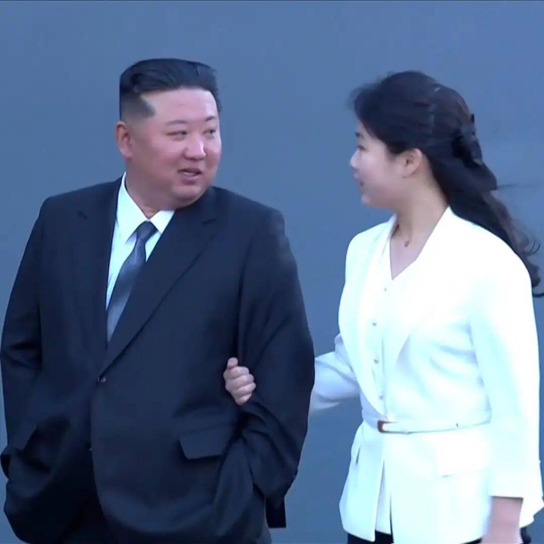 金正恩女儿首登国际舞台<strong></p>
<p>比特币矿机挖矿</strong>，引爆接班传闻！英国首相被架空，工党内斗成全武行…
