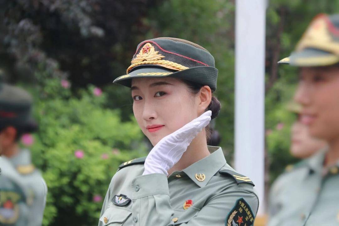 英姿飒爽！四川高校大四女生<strong></p>
<p>比特币矿机挖矿</strong>，亮相九三阅兵方队