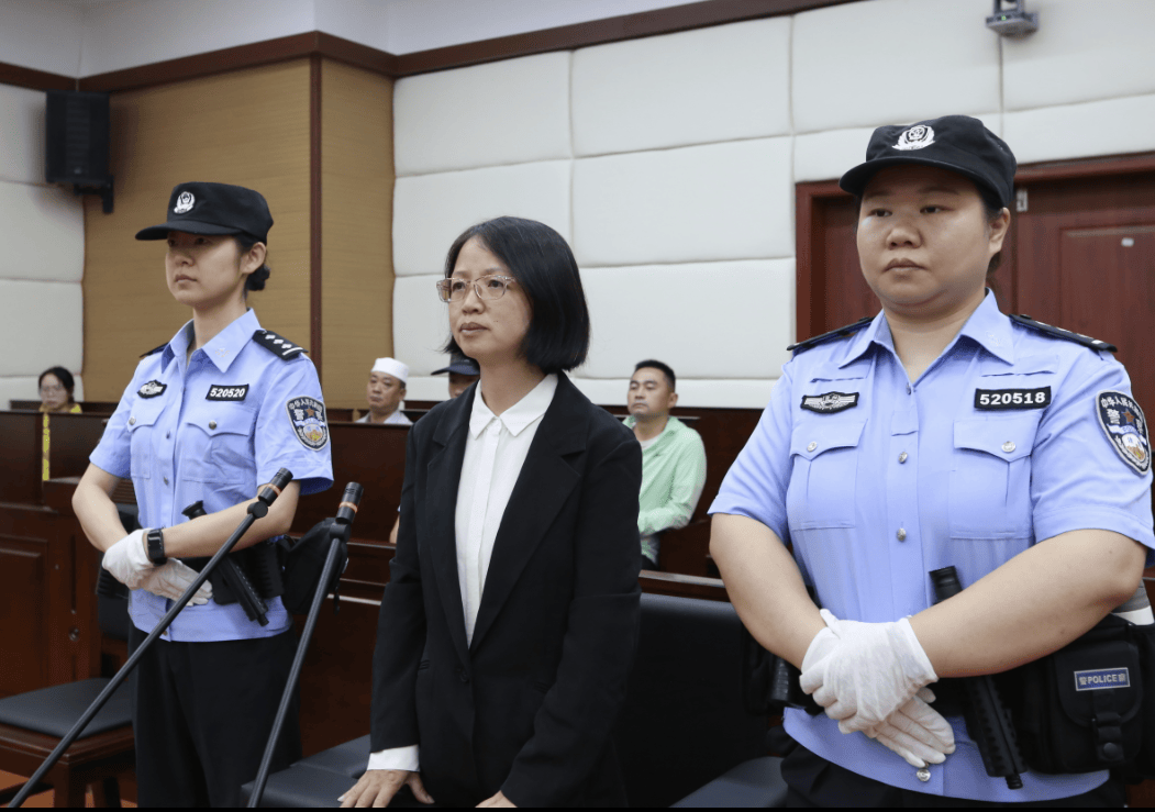 敛财5448万元<strong></p>
<p>比特币行情走势图最新</strong>，女厅官杨慧当庭认罪！“为了一栋别墅，把努力大半生的政治生命和人身自由全赔进去了”