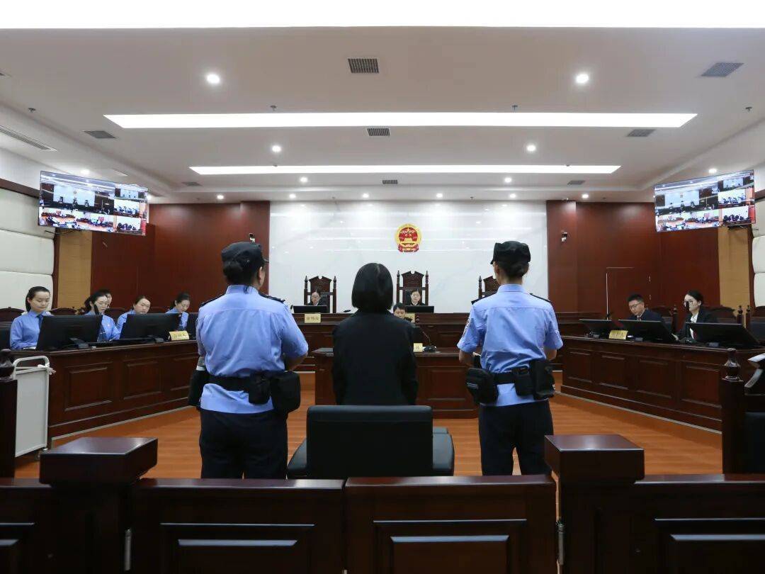 敛财5448万元<strong></p>
<p>比特币行情走势图最新</strong>，女厅官杨慧当庭认罪！“为了一栋别墅，把努力大半生的政治生命和人身自由全赔进去了”