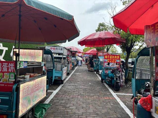 被流量砸中的“鸡排哥”:炸到中暑<strong></p>
<p>比特币历史最低价格</strong>,每天睡三四个小时,怕辜负顾客不舍得休息