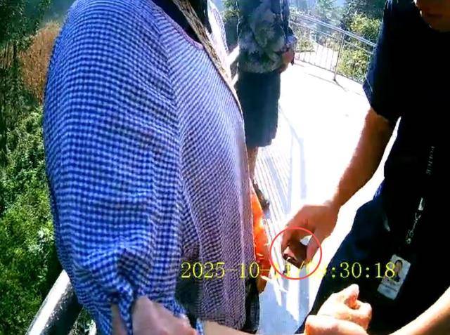 100斤玉米上秤秒变60斤?贵州一村民遭“鬼秤”骗粮!民警出手<strong></p>
<p>比特儿海外</strong>,5人被拘