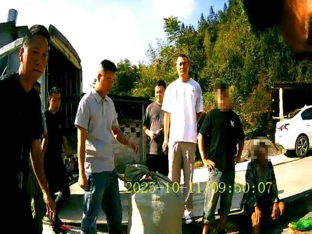 100斤玉米上秤秒变60斤?贵州一村民遭“鬼秤”骗粮!民警出手<strong></p>
<p>比特儿海外</strong>,5人被拘