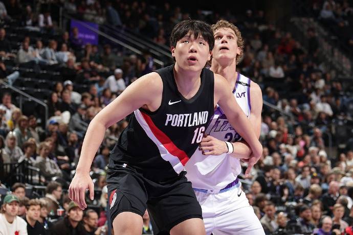 杨瀚森迎NBA常规赛首秀<strong></p>
<p>比特儿国际</strong>，两罚全中拿到个人NBA生涯首分；此前出场时播音字幕都是中文