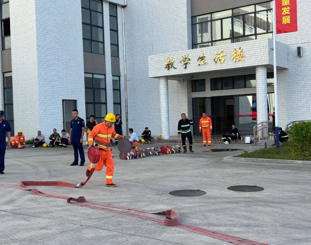 训考结合砺精兵<strong></p>
<p>比特儿海外交易平台</strong>!高新区微型消防站技能培训暨考核顺利举行